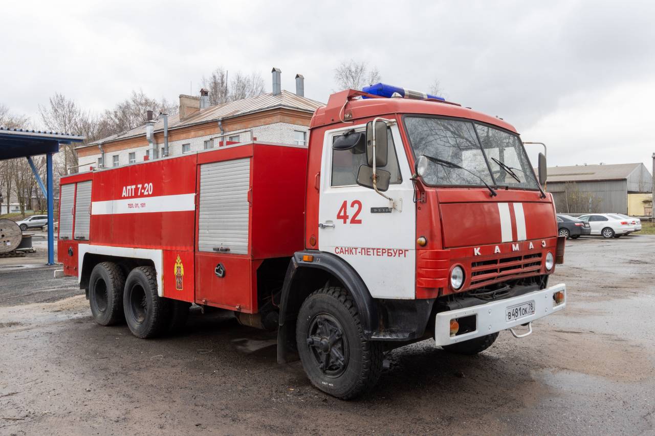 Пожарный автомобиль воздушно-пенного тушения АВ-20 (КамАЗ 53213) ПМ-525_В  481 ОК78, 2000 года выпуска